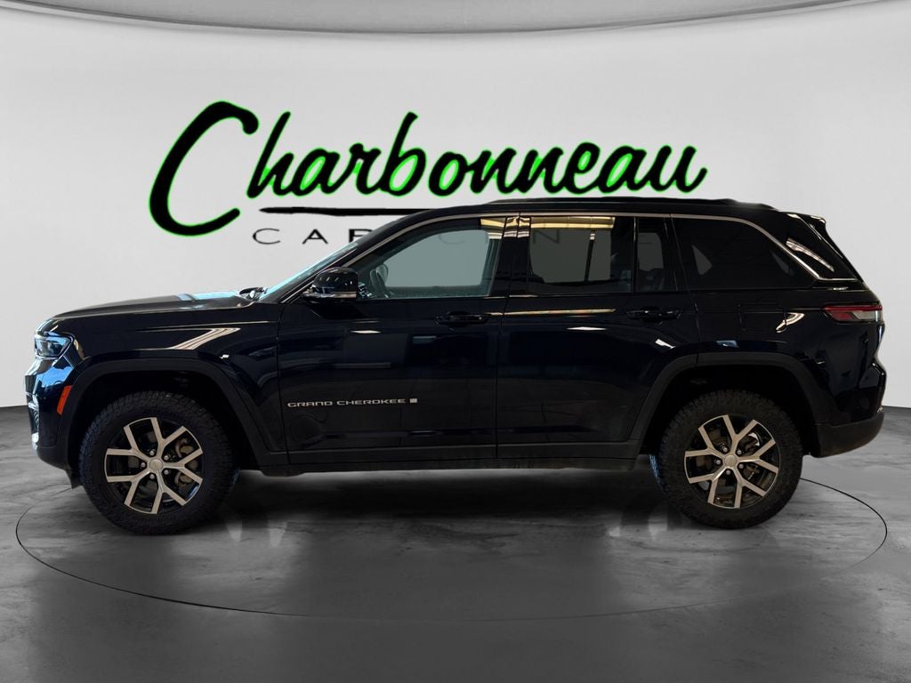 Used 2024 Midnight Sky Jeep Limited 4x4 image 2