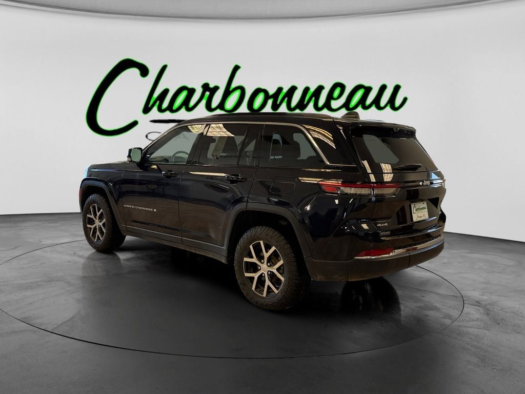 Used 2024 Midnight Sky Jeep Limited 4x4 image 3