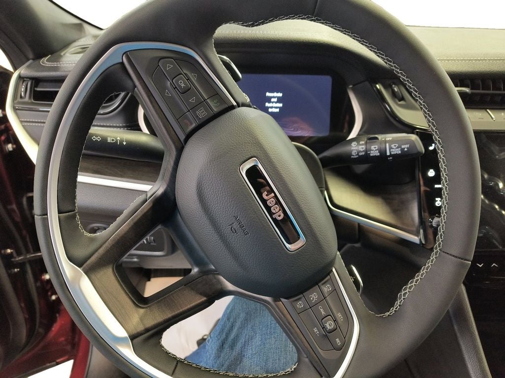 New 2026 Velvet Red Pearl-Coat Exterior Paint Jeep GRAND CHEROKEE LIMITED 4X4 image 13