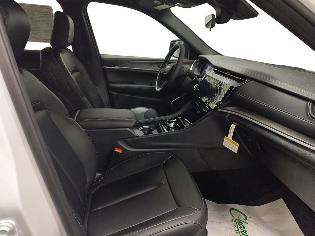 New 2026 Bright White Clear-Coat Exterior Paint Jeep GRAND CHEROKEE LIMITED 4X4 image 17