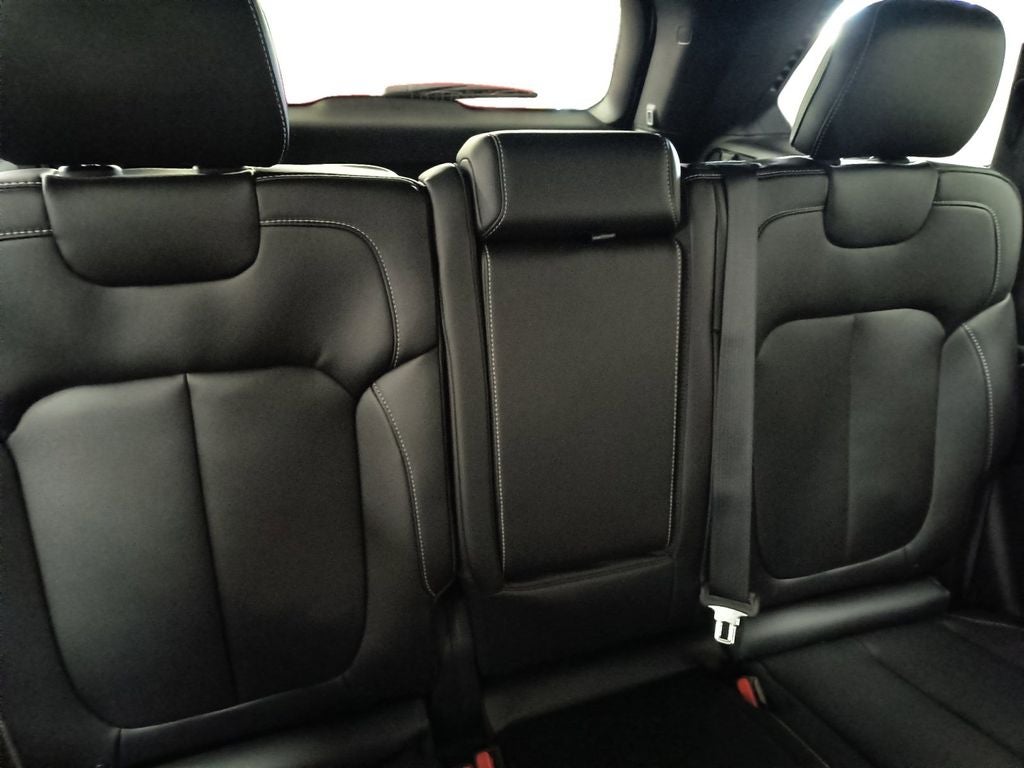 New 2026 Bright White Clear-Coat Exterior Paint Jeep GRAND CHEROKEE LIMITED 4X4 image 18