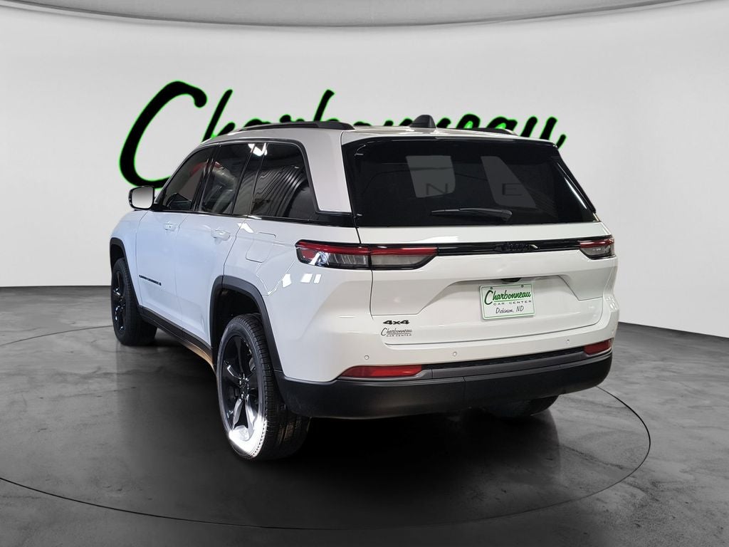 New 2026 Bright White Clear-Coat Exterior Paint Jeep GRAND CHEROKEE LIMITED 4X4 image 3