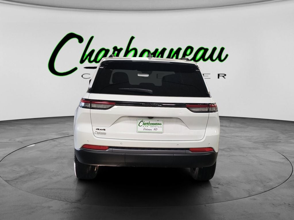 New 2026 Bright White Clear-Coat Exterior Paint Jeep GRAND CHEROKEE LIMITED 4X4 image 4