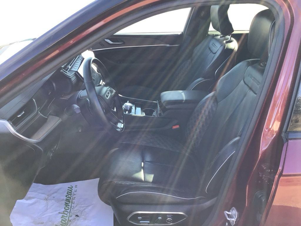 Used 2022 Velvet Red Pearlcoat Jeep Summit 4x4 image 10