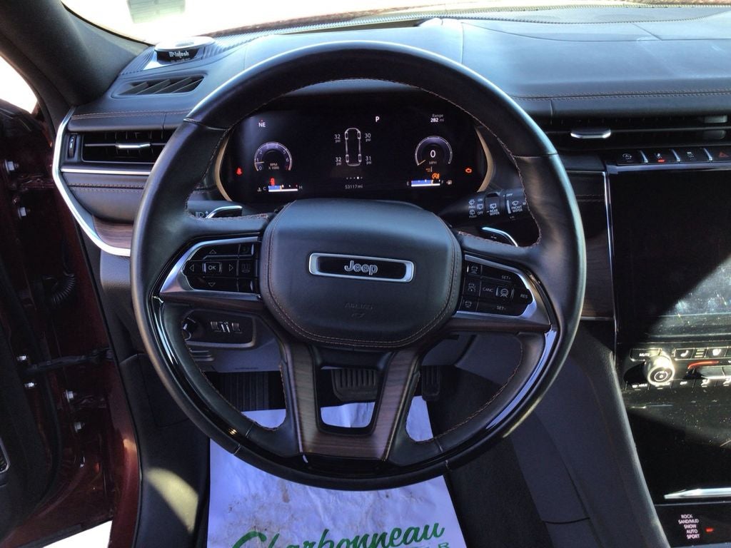 Used 2022 Velvet Red Pearlcoat Jeep Summit 4x4 image 13