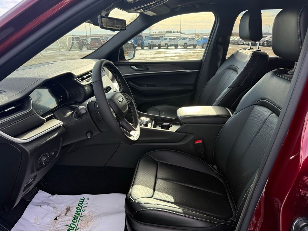 New 2025 Velvet Red Pearl-Coat Exterior Paint Jeep GRAND CHEROKEE L LIMITED 4X4 image 8