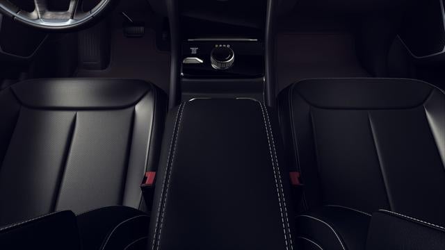 New 2026 Diamond Black Crystal Pearl-Coat Exterior Paint Jeep GRAND CHEROKEE L LIMITED RESERVE 4X4 image 4