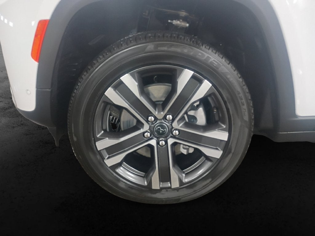 New 2027 Bright White Clearcoat Jeep Limited image 9