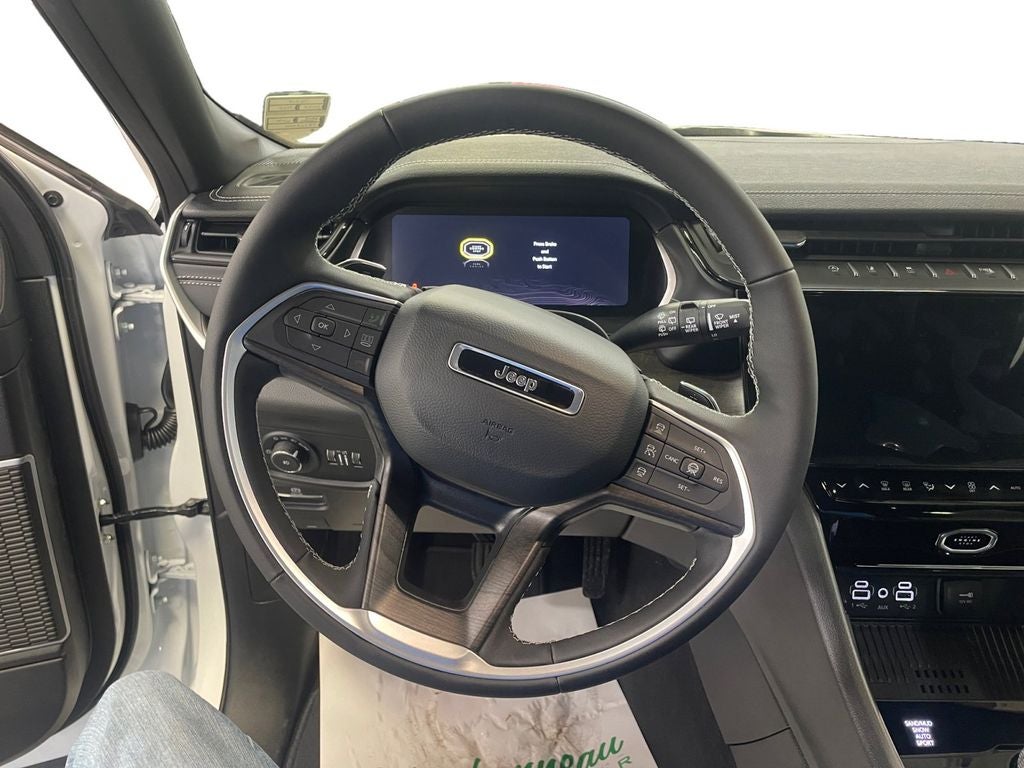 New 2026 Bright White Clear-Coat Exterior Paint Jeep GRAND CHEROKEE L LIMITED RESERVE 4X4 image 13