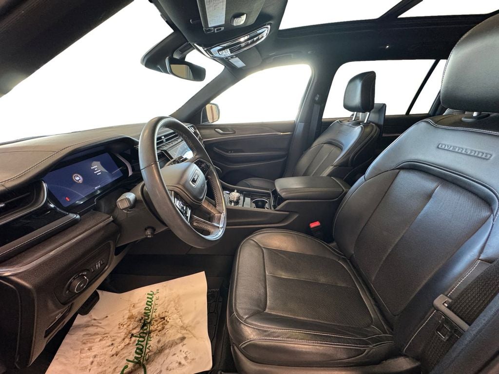 Used 2023 Midnight Sky Jeep Overland 4x4 image 10