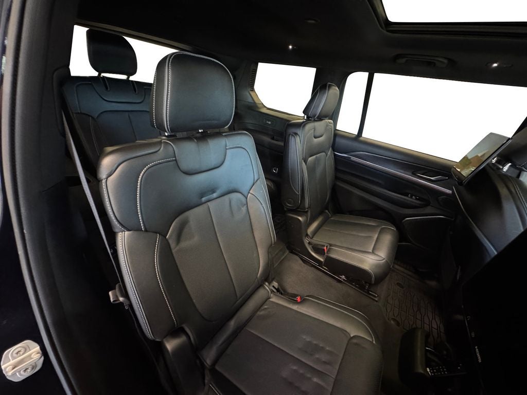 Used 2023 Midnight Sky Jeep Overland 4x4 image 18