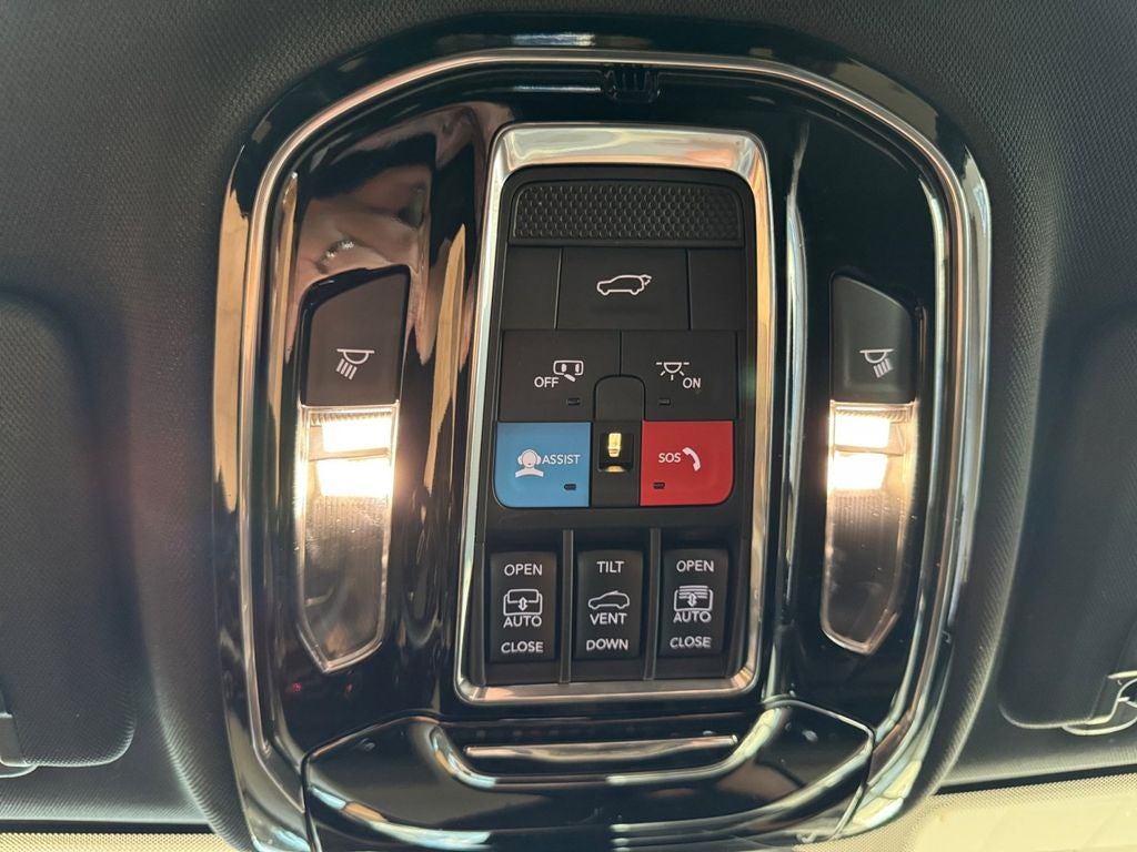 Used 2023 Midnight Sky Jeep Overland 4x4 image 23