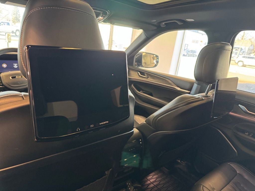 Used 2023 Midnight Sky Jeep Overland 4x4 image 24