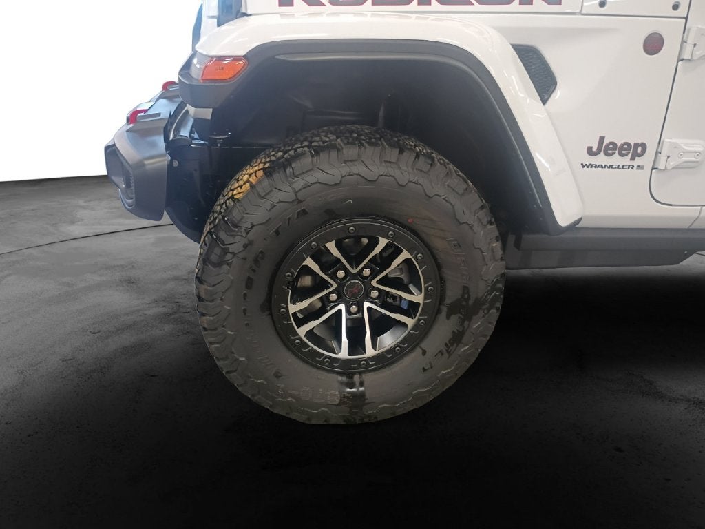 New 2027 Bright White Clearcoat Jeep Rubicon image 9