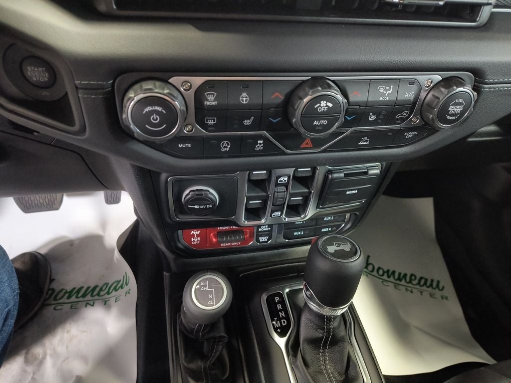 New 2026 Granite Crystal Metallic Clear-Coat Exterior Paint Jeep WRANGLER 4-DOOR RUBICON image 15