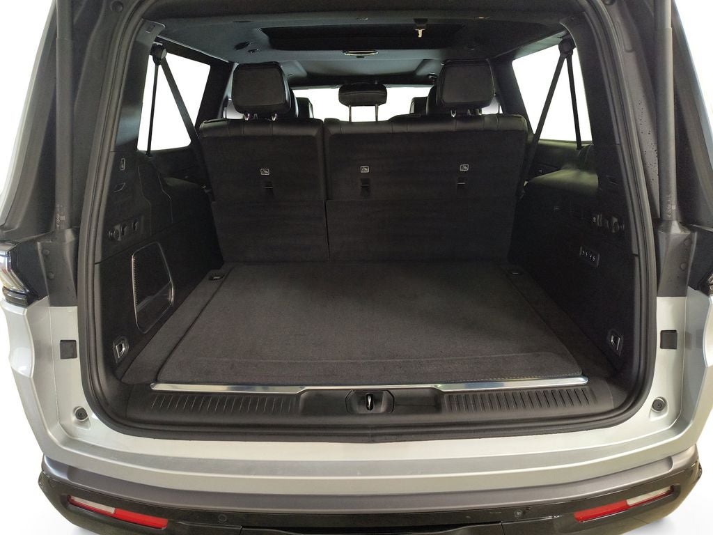 New 2026 Silver-Zynith Exterior Paint Jeep GRAND WAGONEER L LIMITED RESERVE 4X4 image 19