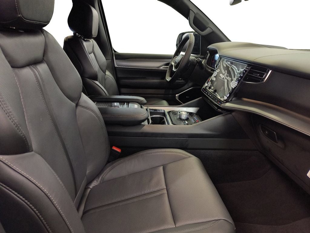 New 2026 Bright White Clear-Coat Exterior Paint Jeep GRAND WAGONEER LIMITED RESERVE 4X4 image 7