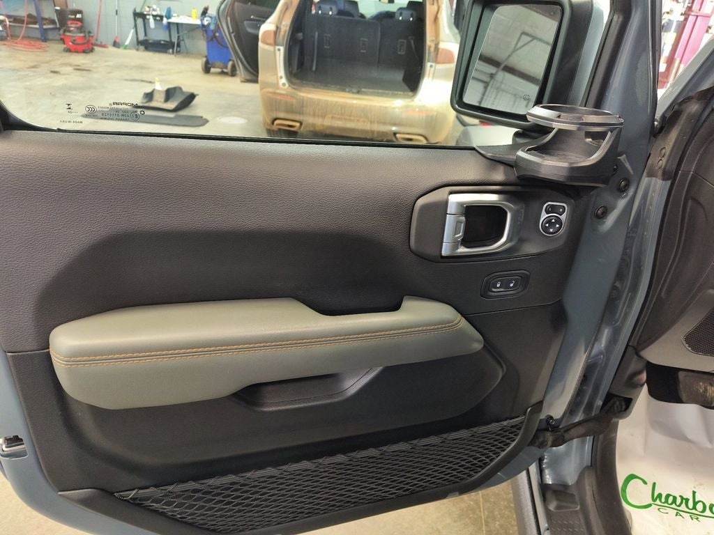 Used 2024 Anvil Clear Coat Jeep Mojave image 11