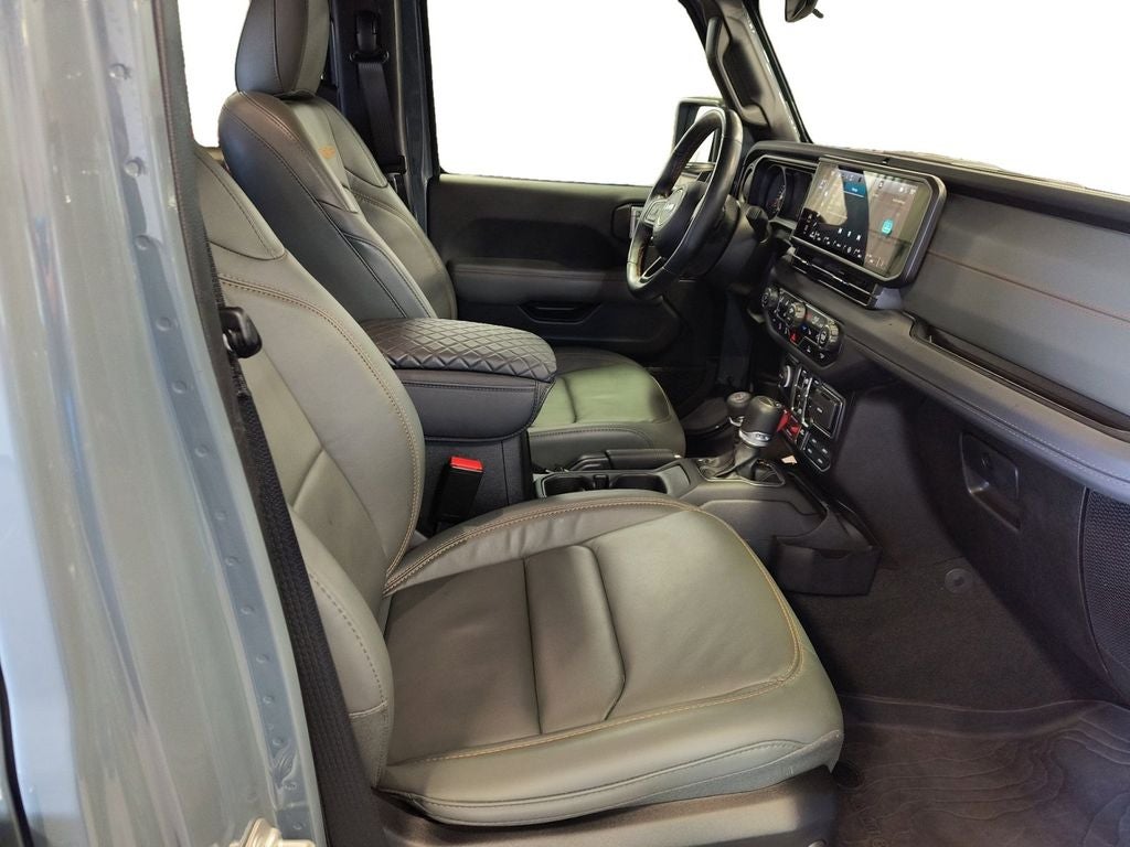 Used 2024 Anvil Clear Coat Jeep Mojave image 17