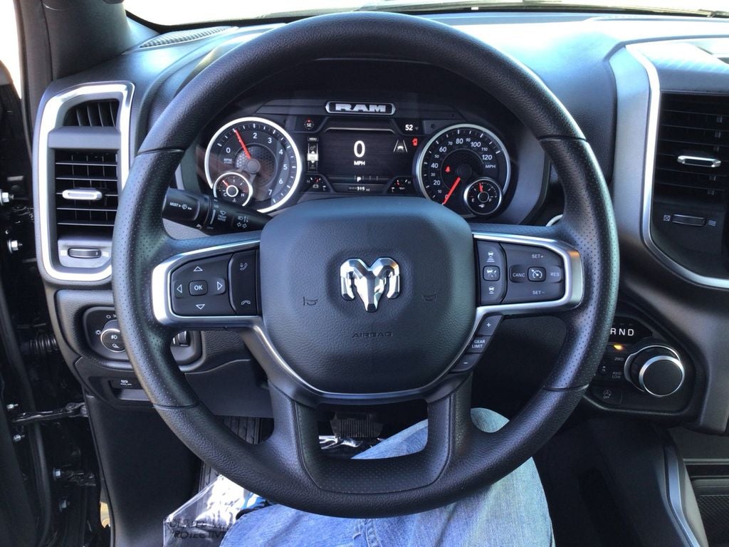 New 2026 Diamond Black Crystal Pearl-Coat Exterior Paint RAM RAM 1500 EXPRESS CREW CAB 4X4 5