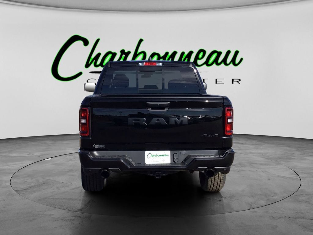 New 2026 Diamond Black Crystal Pearl-Coat Exterior Paint RAM RAM 1500 EXPRESS CREW CAB 4X4 5