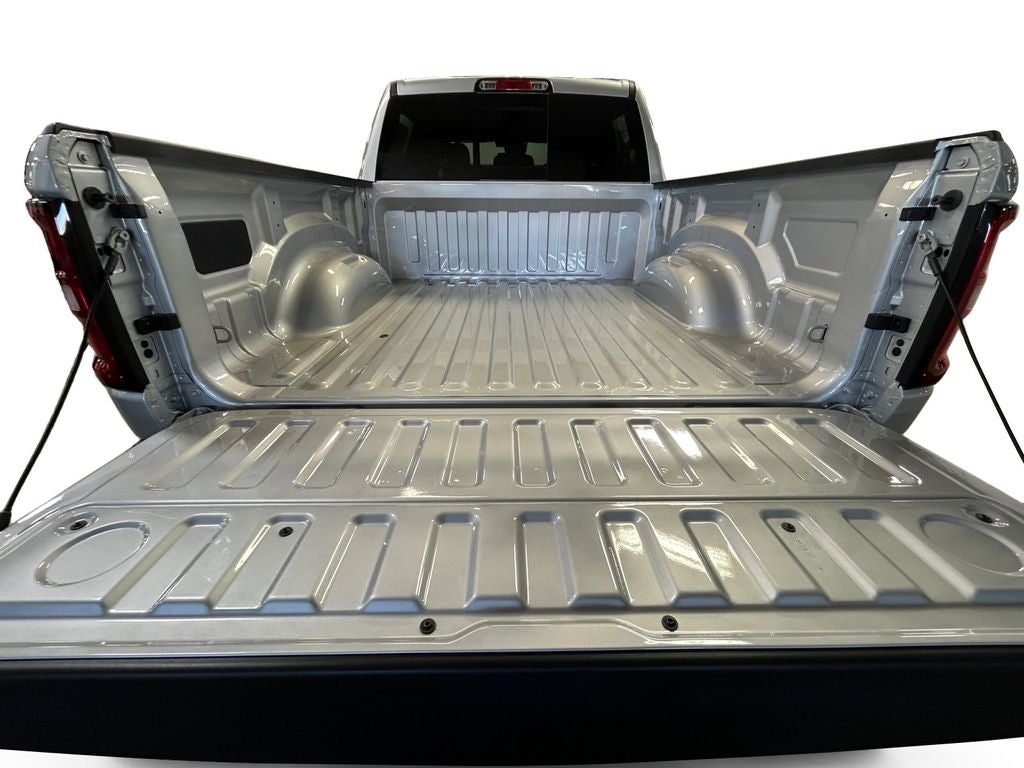 New 2026 Silver Zynith Exterior Paint RAM RAM 1500 EXPRESS CREW CAB 4X4 5