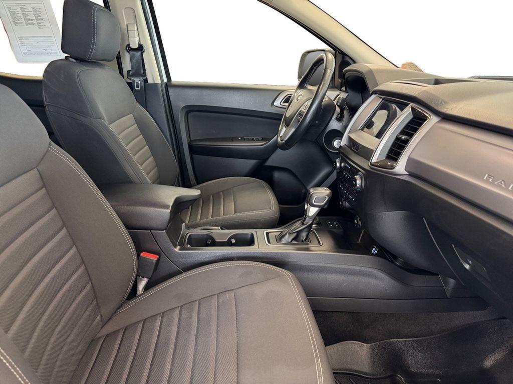Used 2023 Oxford White Ford XLT image 17