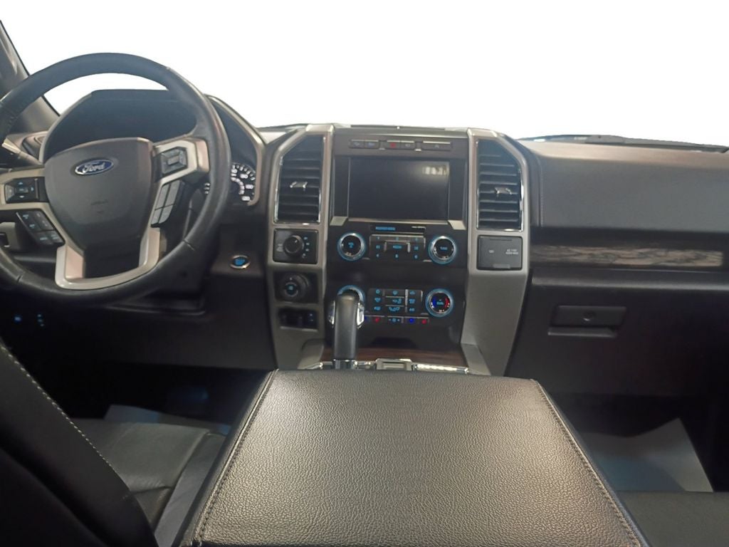 Used 2019 Magnetic Metallic Ford LARIAT image 12