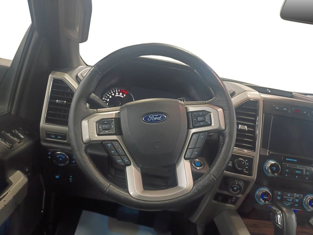 Used 2019 Magnetic Metallic Ford LARIAT image 13