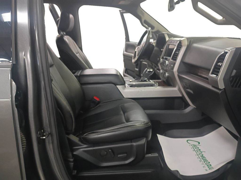 Used 2019 Magnetic Metallic Ford LARIAT image 17