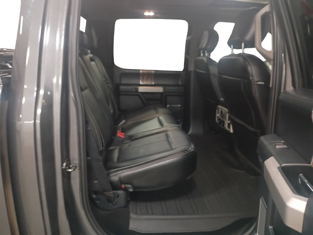 Used 2019 Magnetic Metallic Ford LARIAT image 18