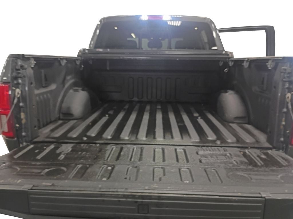 Used 2019 Magnetic Metallic Ford LARIAT image 19