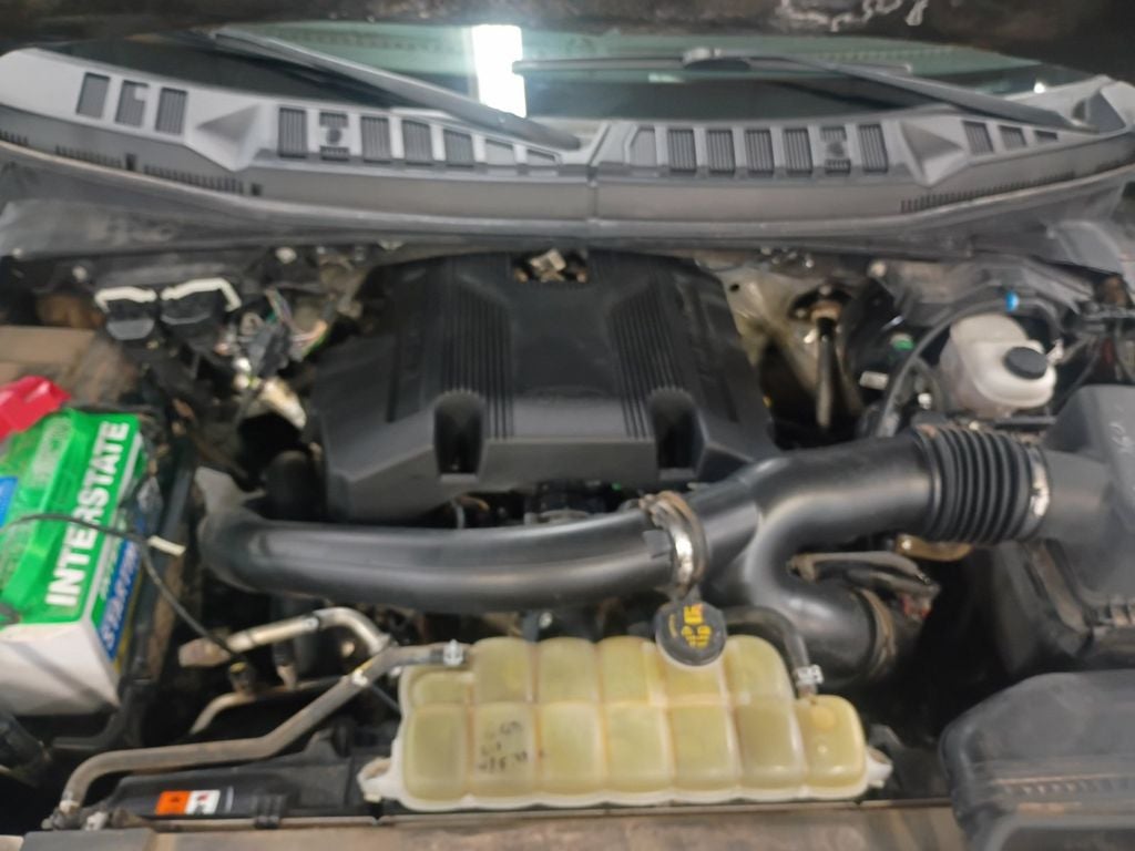 Used 2019 Magnetic Metallic Ford LARIAT image 20