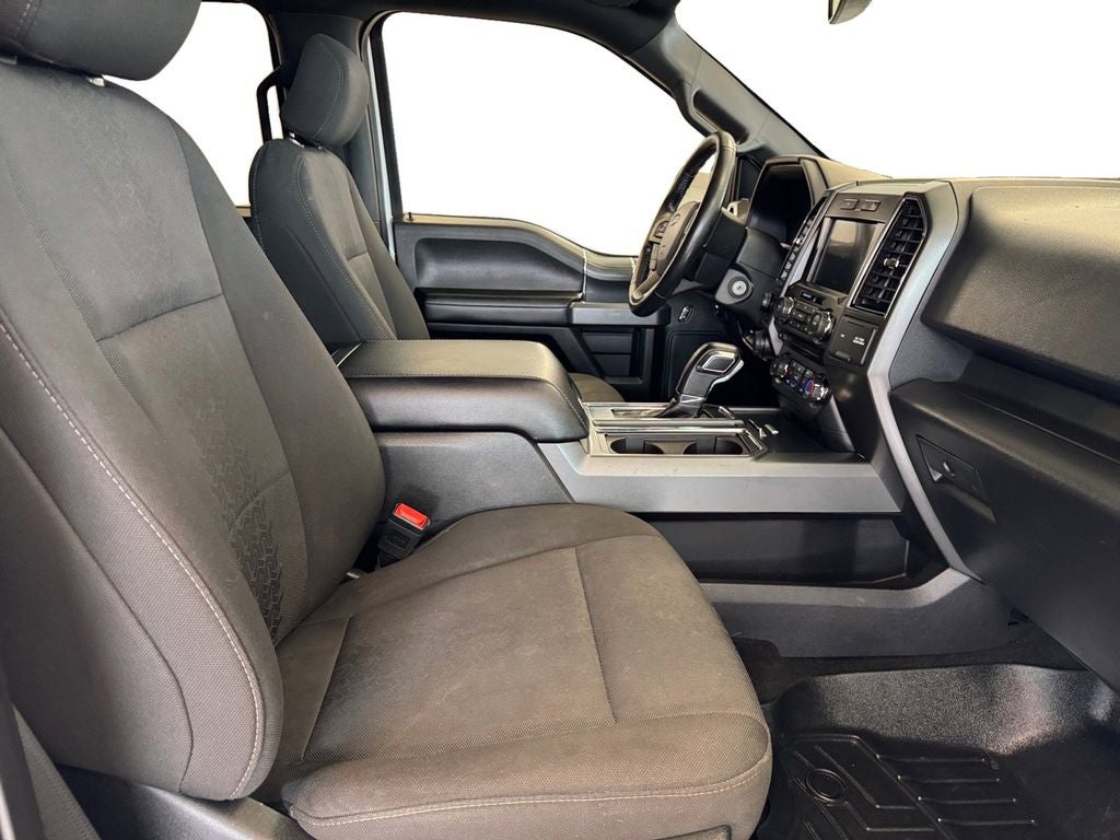 Used 2018 White Ford XLT image 17