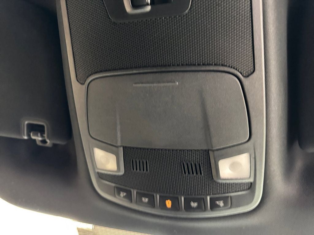 Used 2018 White Ford XLT image 22