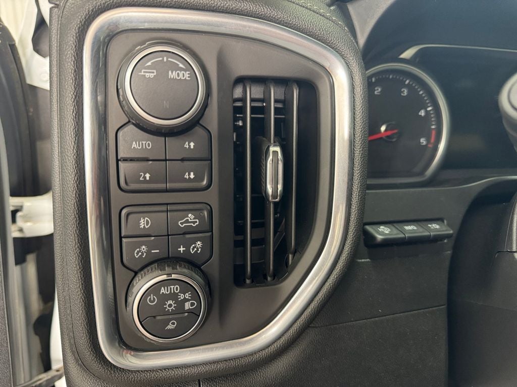 Used 2020 Summit White Chevrolet 4WD Crew Cab Standard Bed High Country image 23