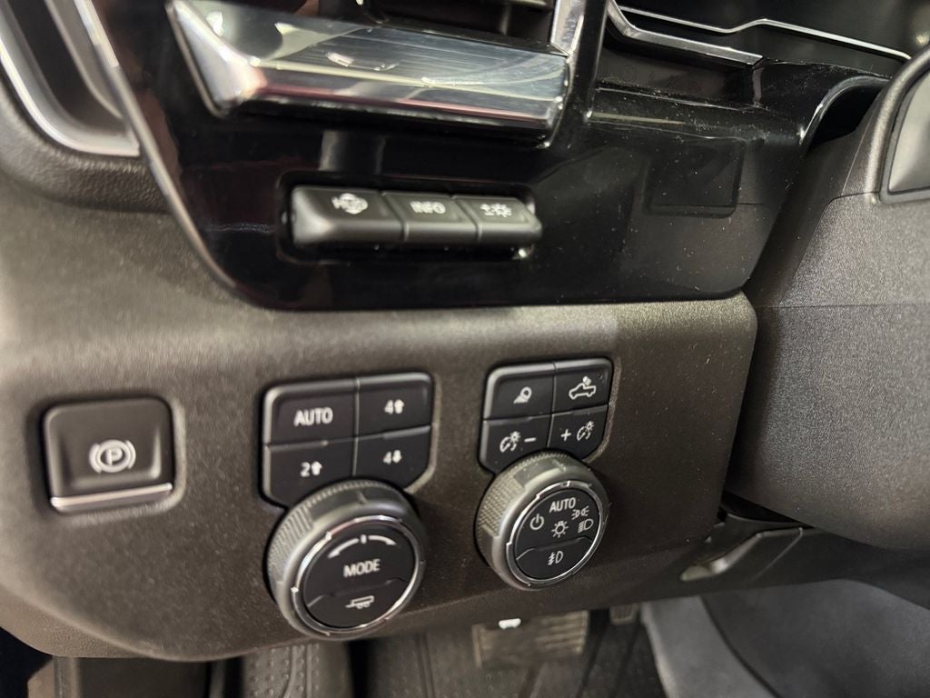 Used 2024 Black Chevrolet 4WD Crew Cab Long Bed High Country image 24