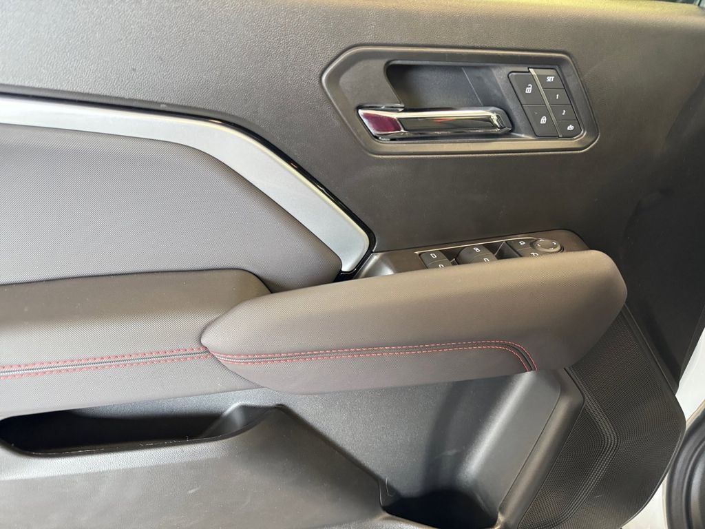 Used 2025 Summit White Chevrolet 4WD Z71 image 11