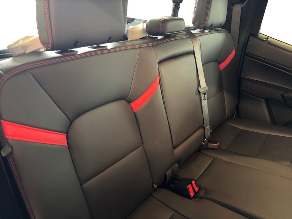 Used 2025 Summit White Chevrolet 4WD Z71 image 18