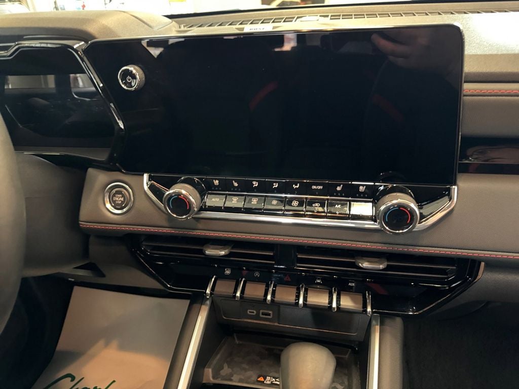 Used 2025 Summit White Chevrolet 4WD Z71 image 21