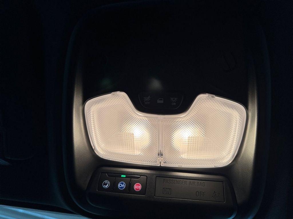 Used 2025 Summit White Chevrolet 4WD Z71 image 22