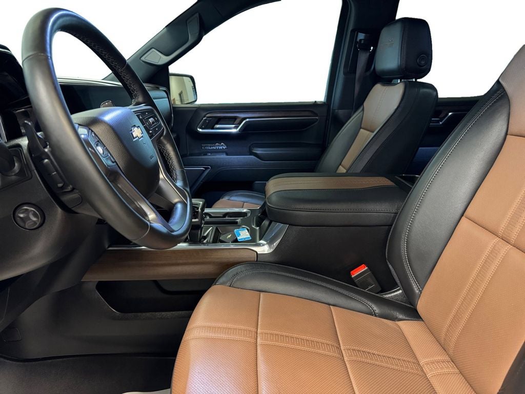 Used 2023 Iridescent Pearl Tricoat Chevrolet 4WD Crew Cab Short Bed High Country image 10