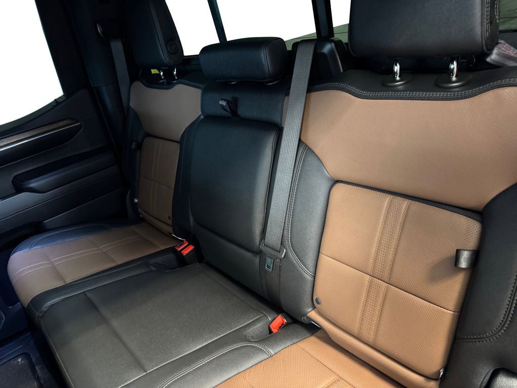 Used 2023 Iridescent Pearl Tricoat Chevrolet 4WD Crew Cab Short Bed High Country image 16