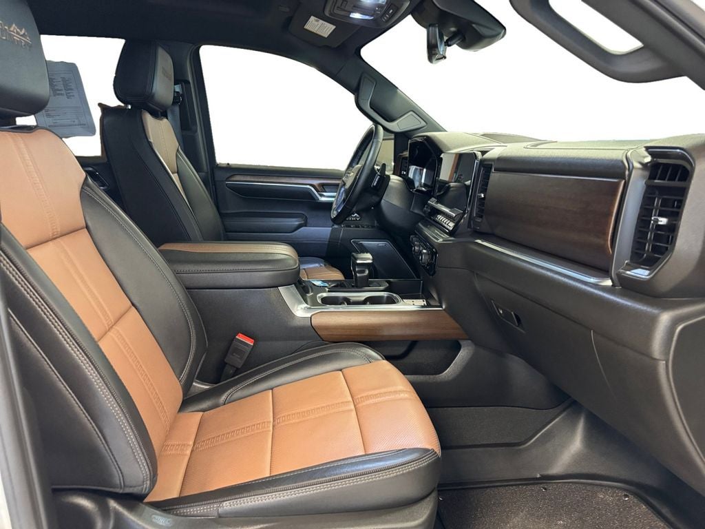 Used 2023 Iridescent Pearl Tricoat Chevrolet 4WD Crew Cab Short Bed High Country image 17