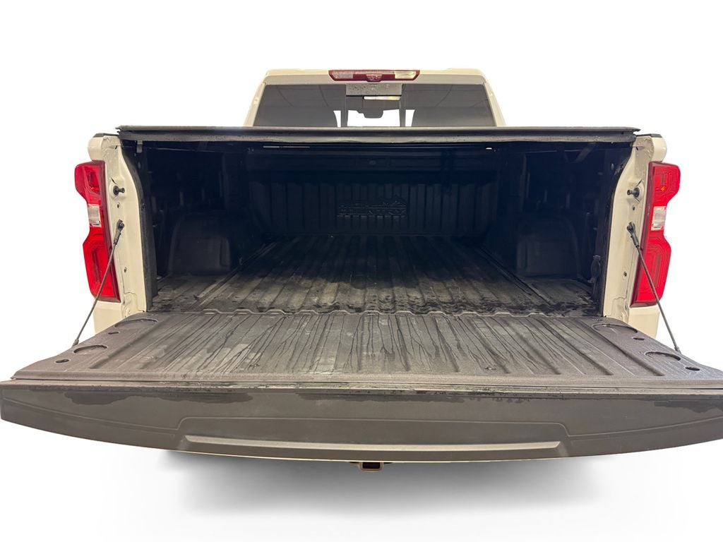 Used 2023 Iridescent Pearl Tricoat Chevrolet 4WD Crew Cab Short Bed High Country image 19