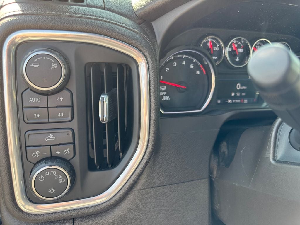 Used 2019 Summit White Chevrolet LT image 22