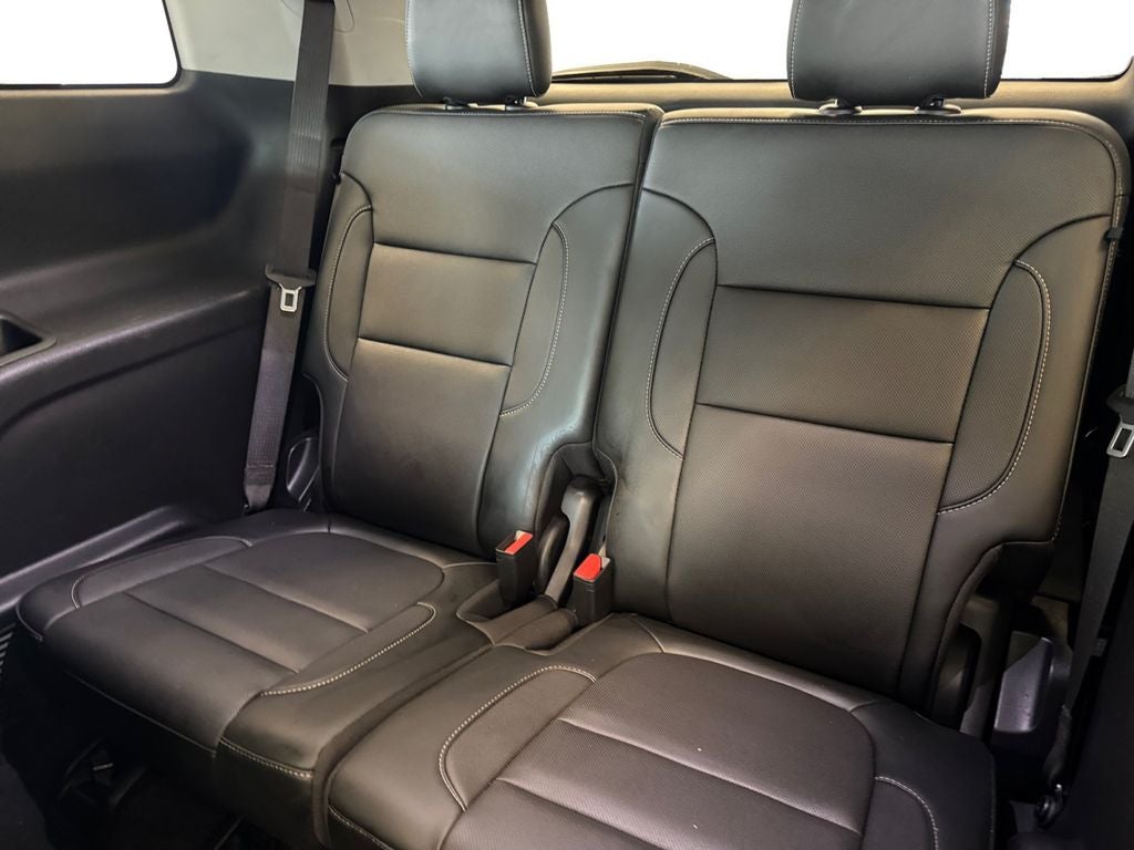 Used 2020 Carbon Black Metallic GMC AWD SLT image 16