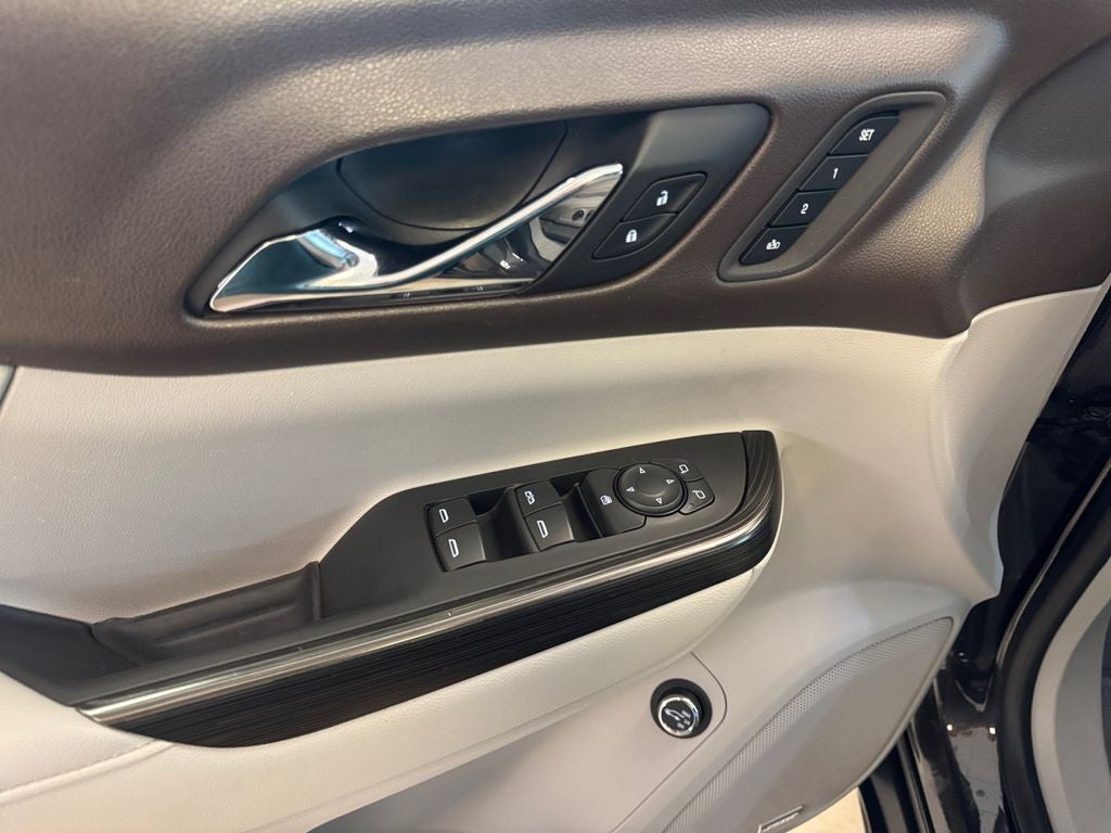 Used 2017 Iridium Metallic GMC SLT-2 image 11