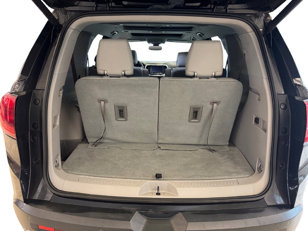 Used 2017 Iridium Metallic GMC SLT-2 image 19