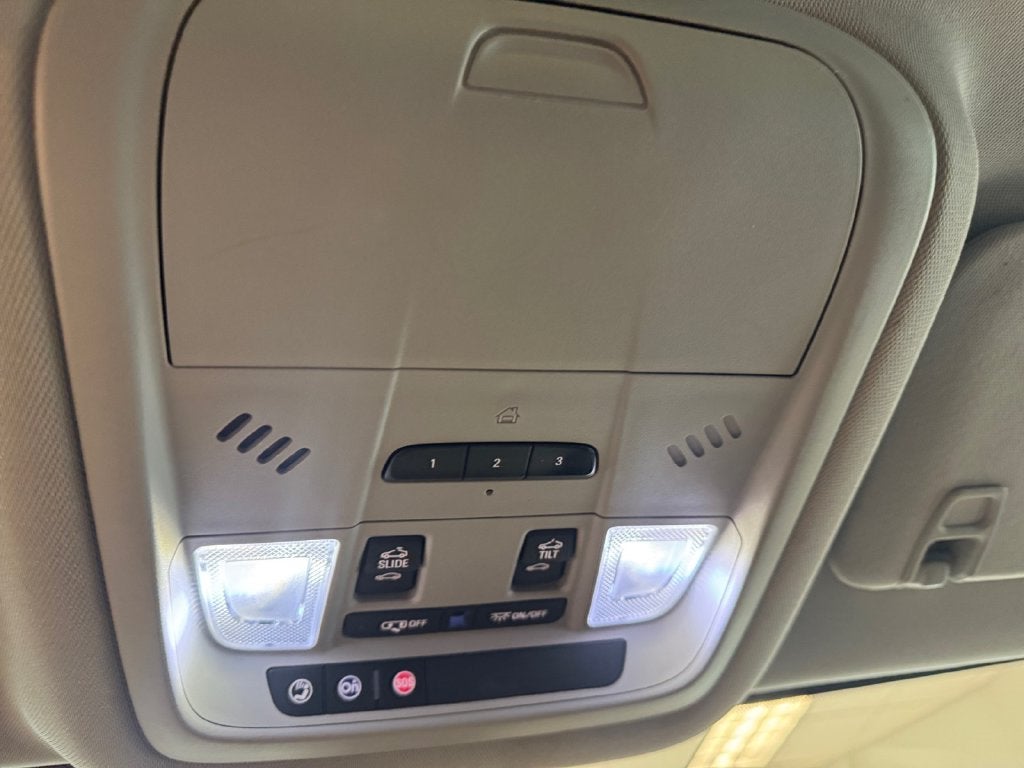 Used 2017 Iridium Metallic GMC SLT-2 image 22